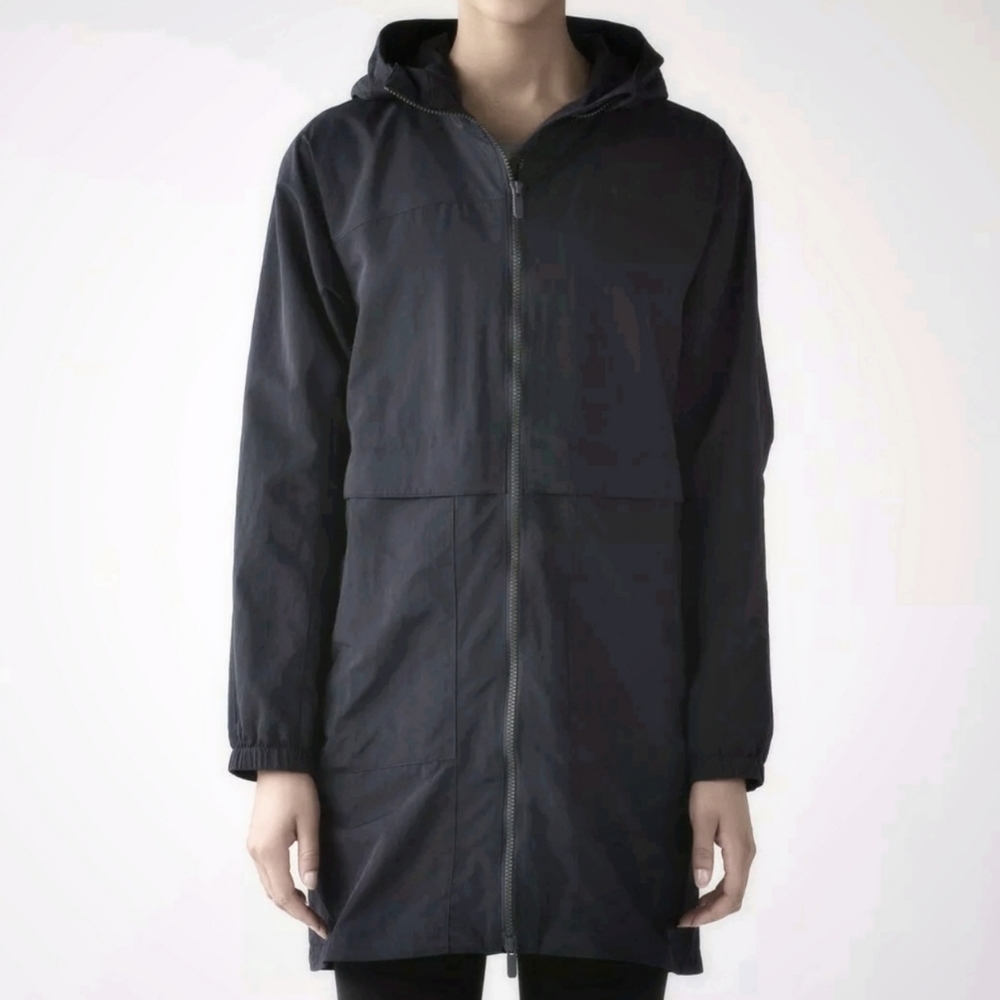 Lululemon Easy As Rain Jacket NWOT Size 2 Black